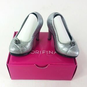 2008 Hasbro LORIFINA Silver Heels Retired Dolls Shoes NOS 68783